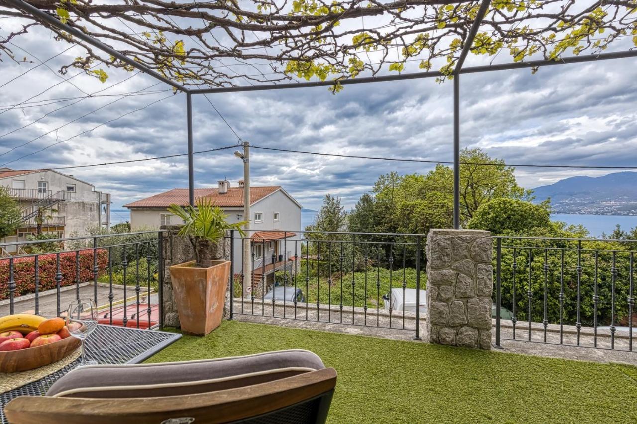 Kostabela - Sea View Lägenhet Rijeka Exteriör bild