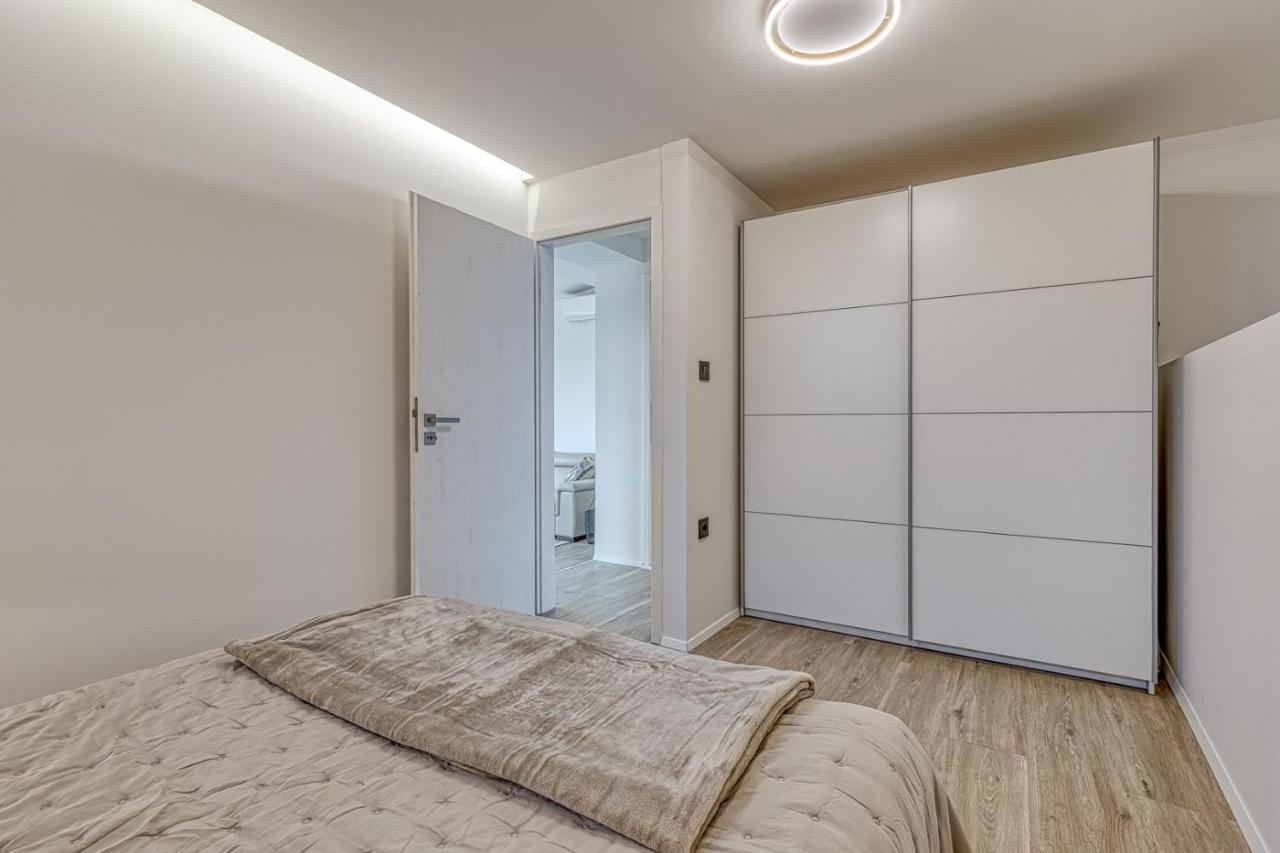 Kostabela - Sea View Lägenhet Rijeka Exteriör bild